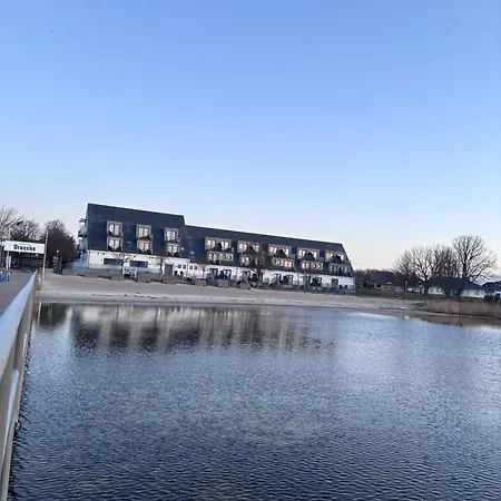 App 2 Stylische Surfoase Am Wasser