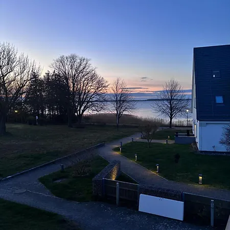 App 2 Stylische Surfoase Am Wasser Dranske